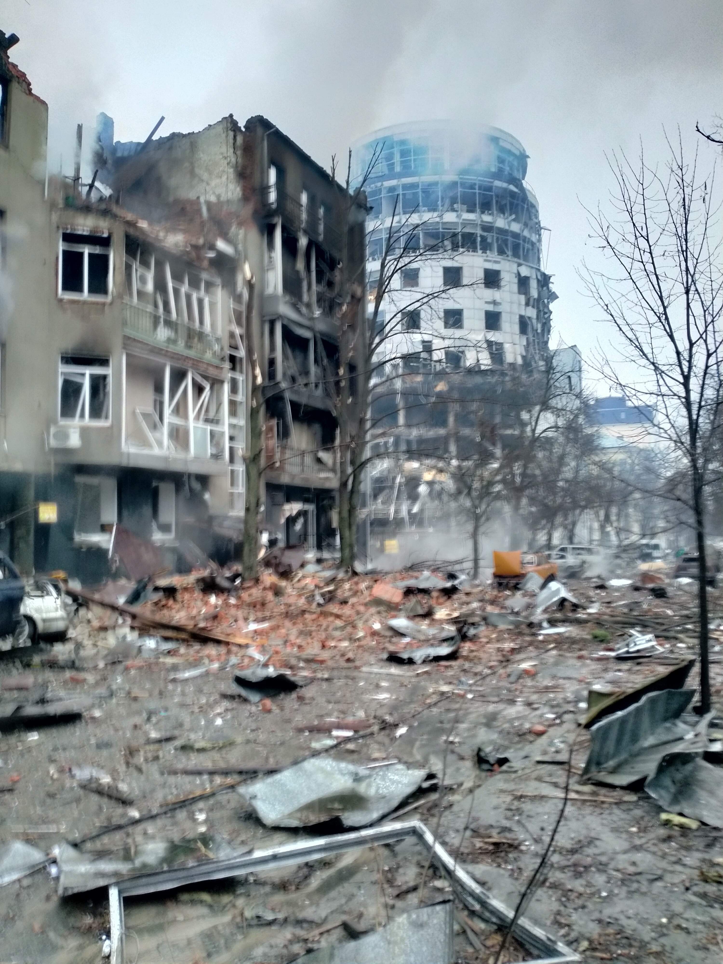 Центр Харкова після ракетного удару 2 березня 2022 року. Фото надане бійцем
