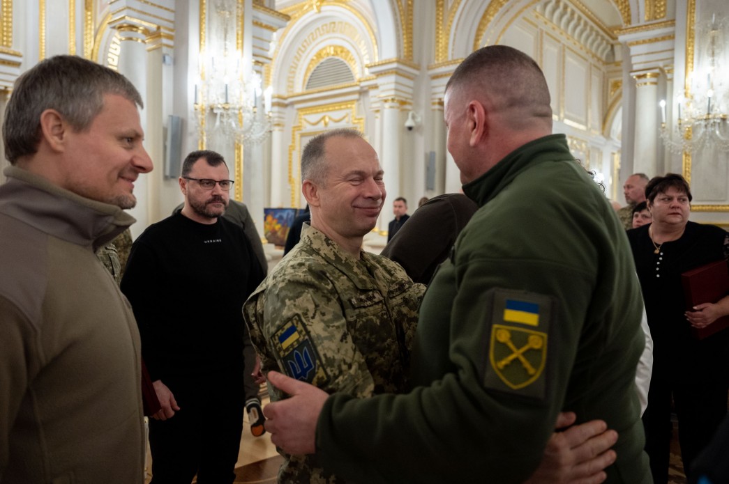 Новий головнокомандувач ЗСУ Олександр Сирський привітав Валерія Залужного