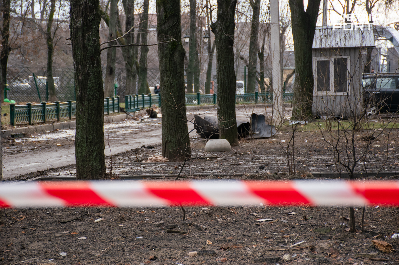 У сквері поруч з Держпромом знайшли уламки ракети