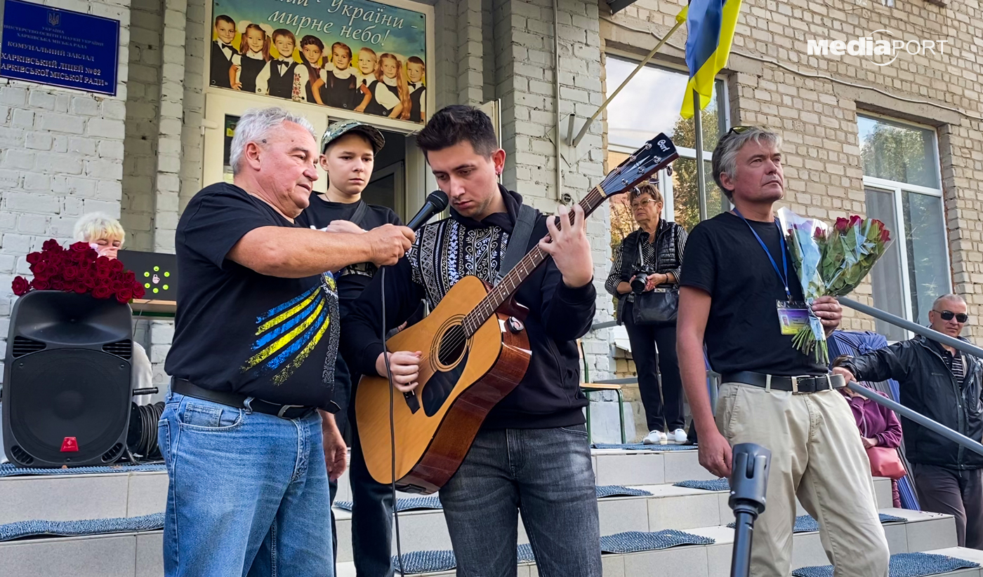 На прощанні син Вадима Забари Рустем заспівав пісню «Війна»