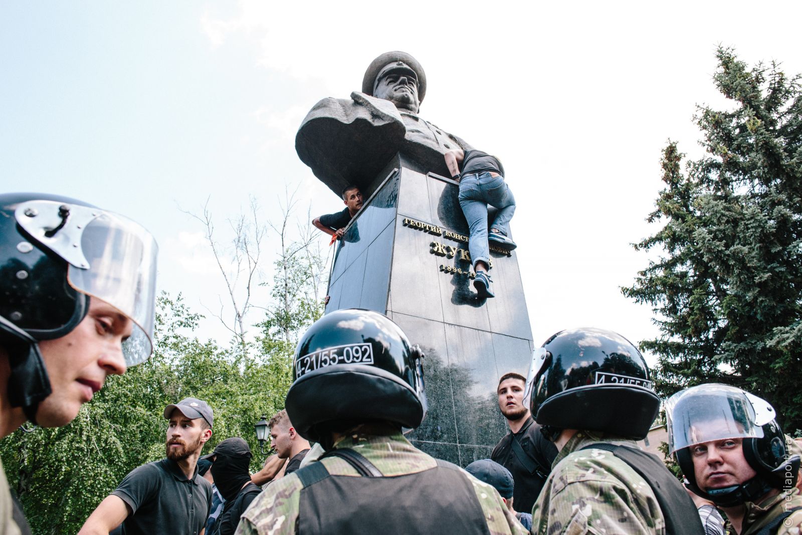2 червня 2019 року пам'ятник Жукову у Харкові повалили вдруге. Вперше це сталося рік тому в ніч з 5 на 6 травня