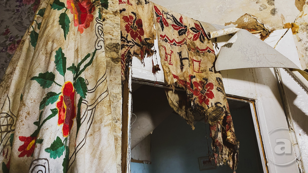 Родина живе у приймах в Ізюмі, але щодня приїздить до Кам’янки — розгрібати завали