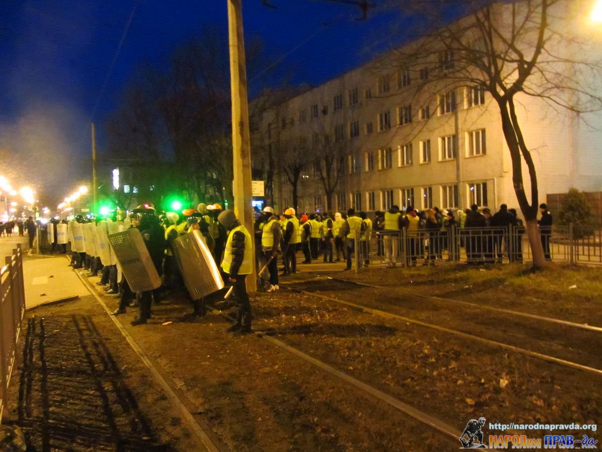 Розгін Євромайдану під Академією внутрішніх військ