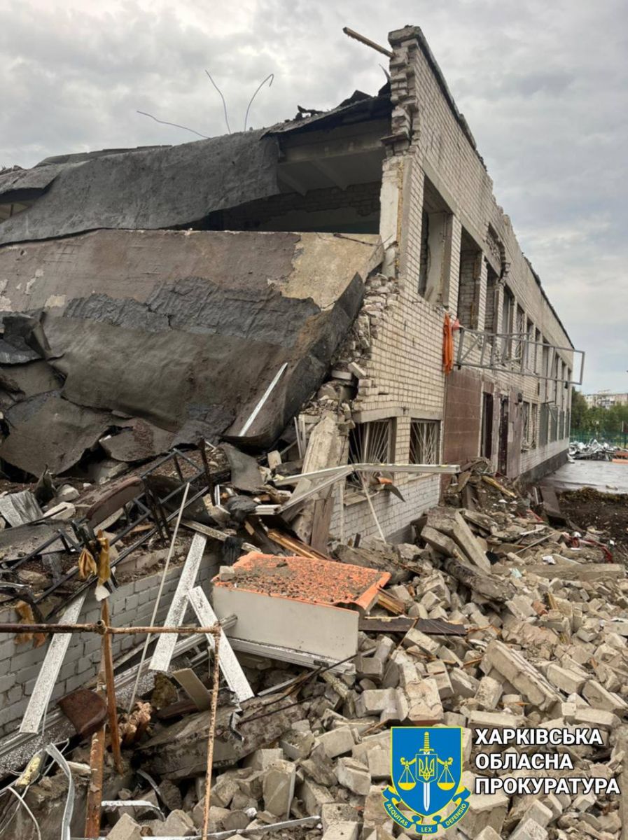 Зруйнована школа у Харкові. Фото: Telegram/Харківська обласна прокуратура