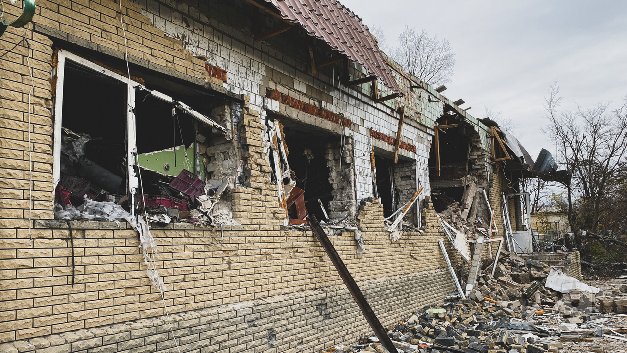У Петропавлівці розбито понад половина житлових будинків, знищена вся інфраструктура
