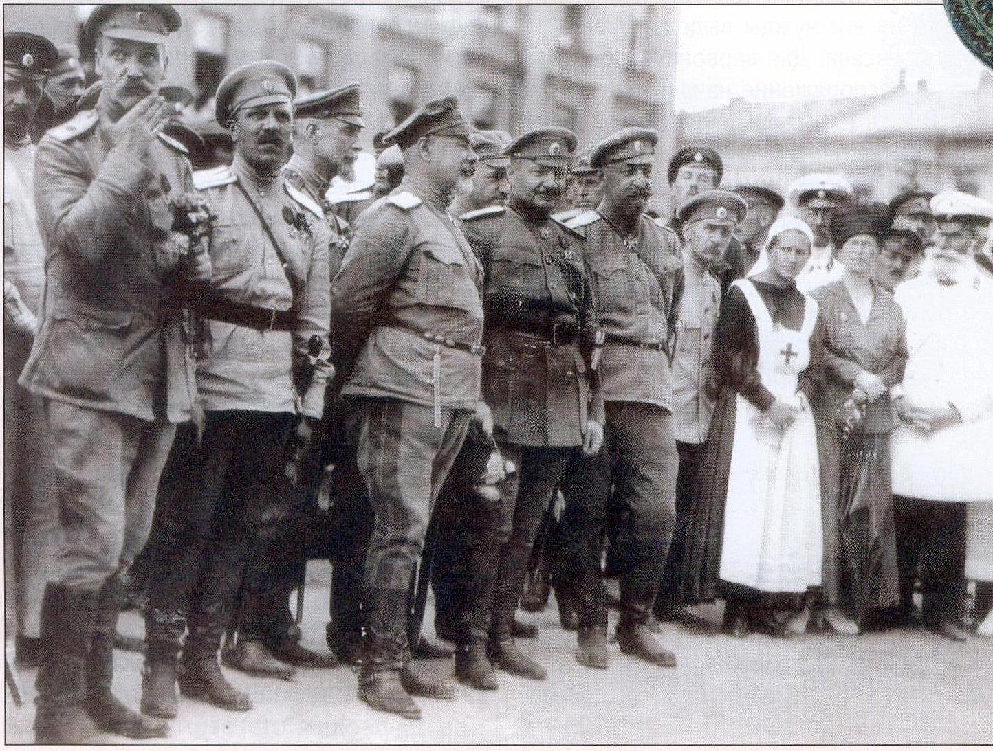 Літо 1919-го: у Харкові Добровольча армія. Яку радянські газети називали не інакше, як «Грабьармия». І на те були причини
