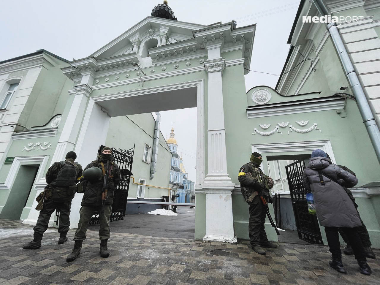 Працівники СБУ проводять «контррозвідувальні заходи» на території Свято-Покровського монастиря у Харкові