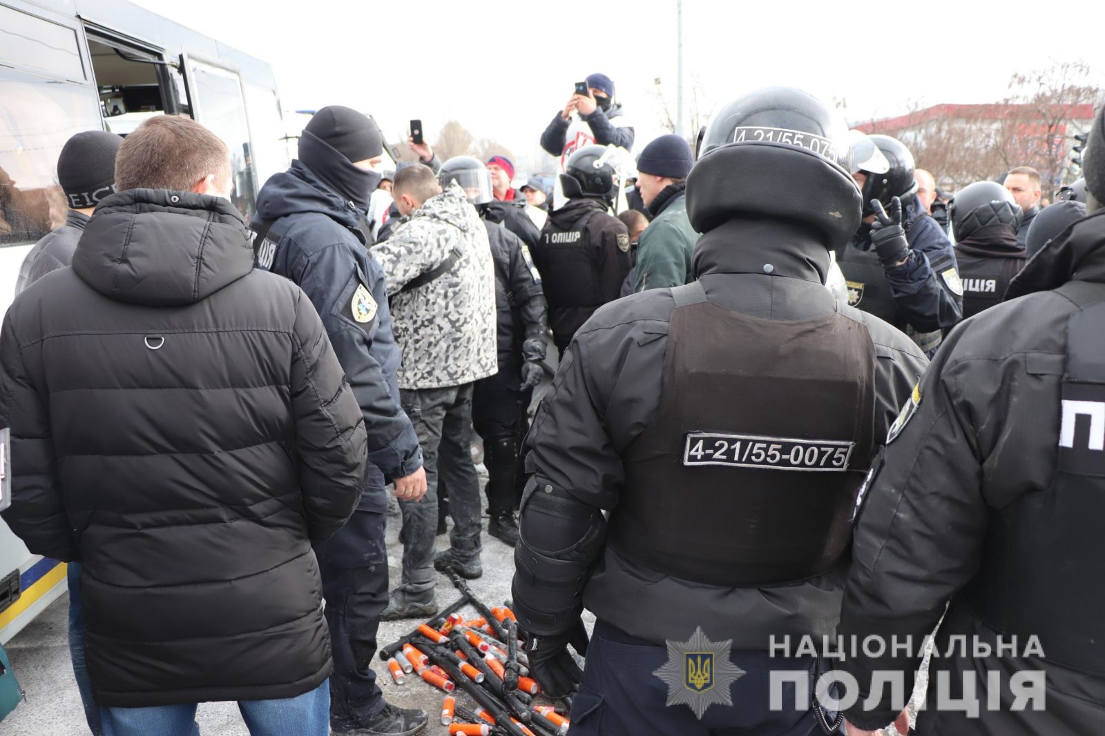 Фото поліції з місця затримання 27 лютого