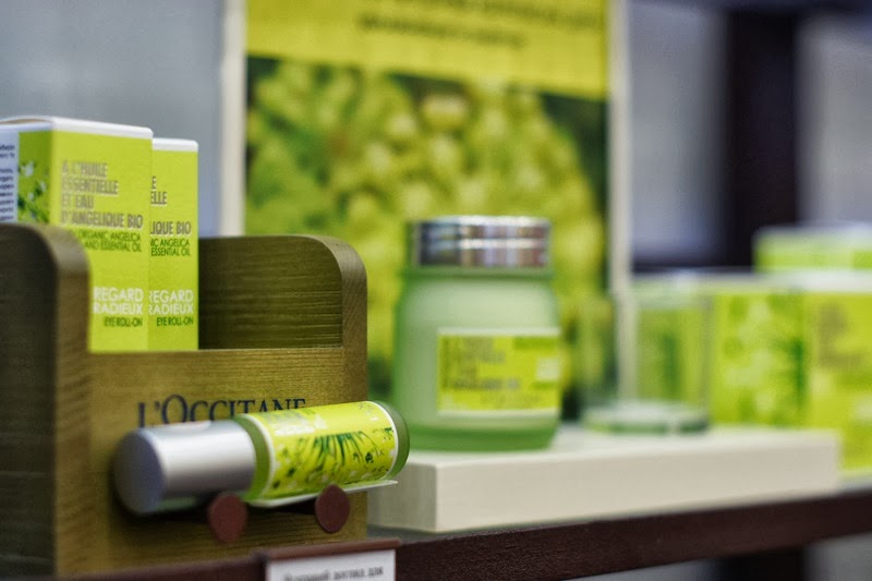 Внутри харьковского бутика L’OCCITANE — тот же Прованс, что и в каждом из магазинов компании. Фото: Лиза Носалевич