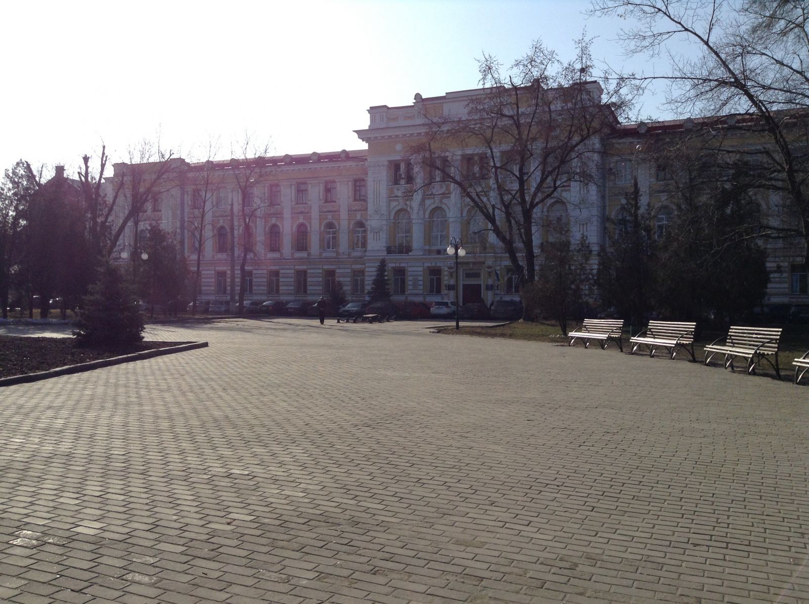 Площадь перед судом в день закрытия дела. 28 февраля 2014 года