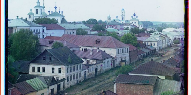 Вид с крепостного вала на город Торжок, церкви Св. Георгия и Успения Пресвятой Богородицы, 1910 год. Фото: Prokudin-Gorskii / Library of congress 