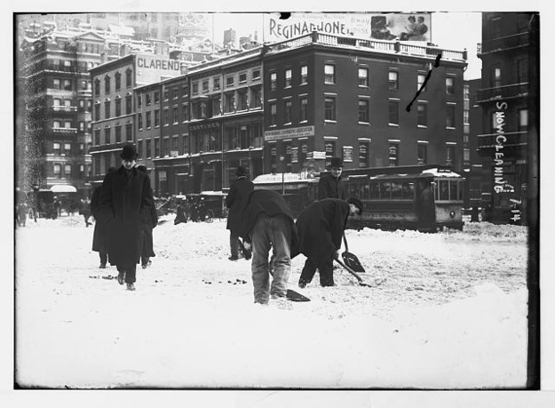 Расчистка снега, 1908 год. Фото: Library of Congress / Via loc.gov