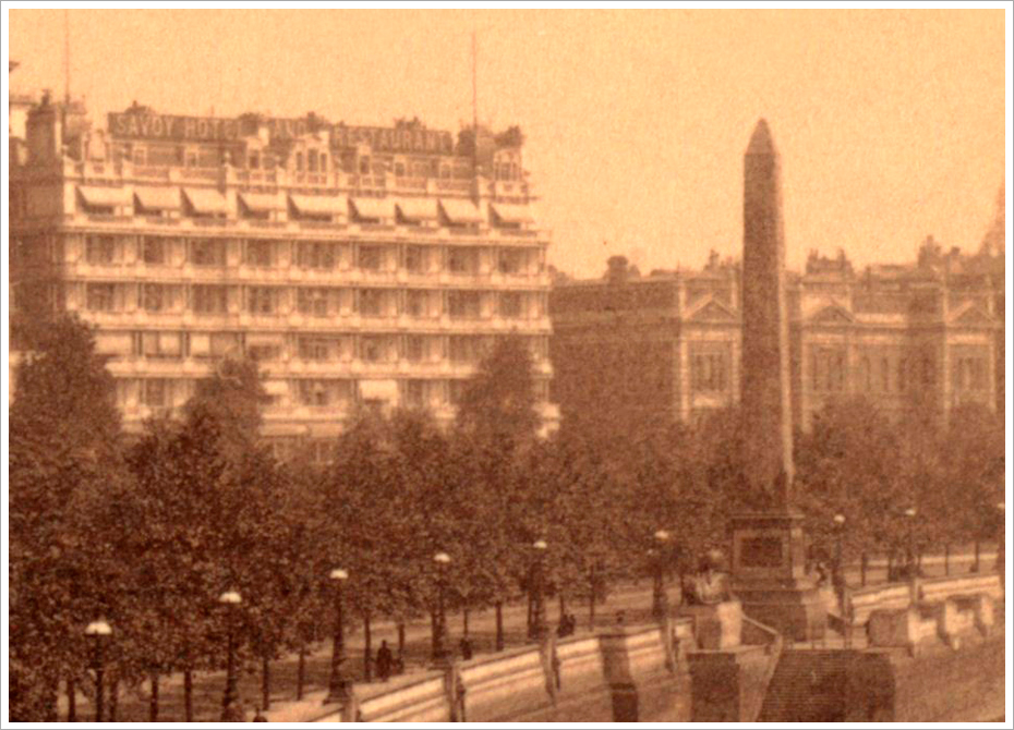 Легендарный отель Savoy, Лондон, 1901 год. Если присмотритесь, то обязательно увидите его вывеску