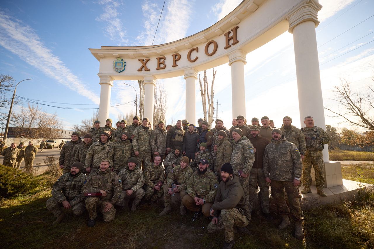 Зеленський вручив нагороди військовим ЗСУ. Фото: Офіс президента України