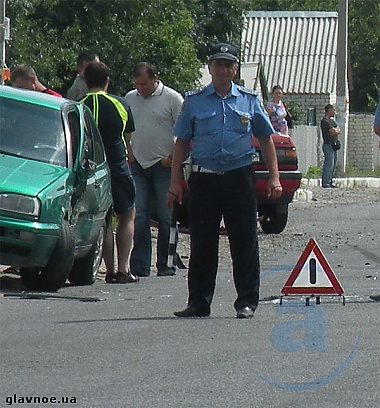 Зображення до:  Добкин попал в ДТП. Губернатор признает свою вину (фото)