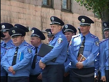 Зображення до:  Харьковские правоохранители будут улыбаться