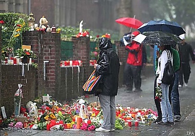 Зображення до:  Число погибших в давке достигло 21 человека. Мэр города Дуйсбург берет на себя ответственность