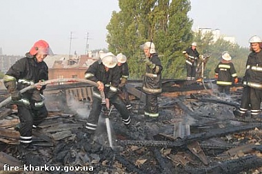 Зображення до:  Пожар в четырехэтажном доме в Харькове. Один человек погиб, 86 эвакуировали (фото, дополнено)