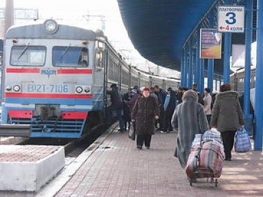 Зображення до:  Панацея против краж и спекуляций. В транспортной милиции хотят вернуть именные билеты на поезда.