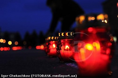 Зображення до:  Годовщину Голодомора в Харькове встретят цветами и свечами