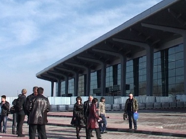 Зображення до:  В харьковском и днепропетровском аэропортах усилили контроль