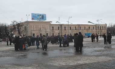 Зображення до:  Чернобыльцев попросили с площади из-за Януковича?