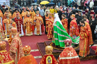 Зображення до:  Патриарх Кирилл отслужил литургию на площади Свободы