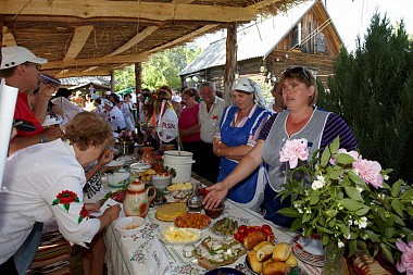 Зображення до:  Фестиваль борщей. Объелись