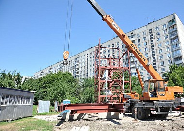 Зображення до:  Стеклянный шар над проспектом Гагарина ценой в 12 миллионов