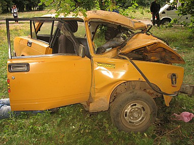 Зображення до:  В Валковском районе разбилась компания на «Жигулях»