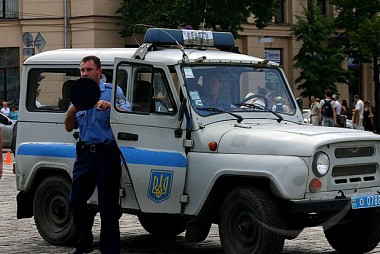 Зображення до:  Автобус «БАЗ» врезался в «Chery». Пять пострадавших