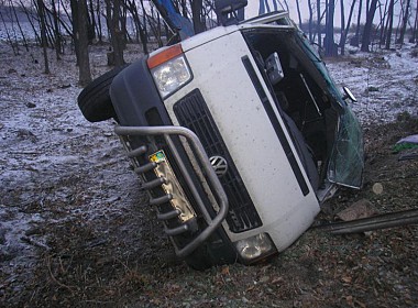 Зображення до:  Микроавтобус попал в аварию на трассе: 8 человек пострадали