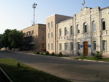 Зображення до:  В Змиёве ищут взрывчатку в райадминистрации, суде и Пенсионном фонде