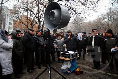 Зображення до:  Харьковские чернобыльцы объявили бессрочную акцию протеста