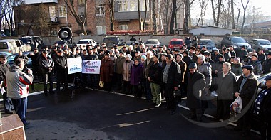 Зображення до:  Чернобыльцы снова вышли на пикет-поддержку