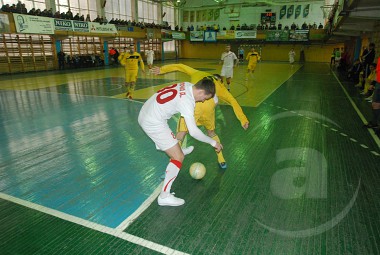 Зображення до:  В харьковском футзальном дерби сильнее «Локомотив»