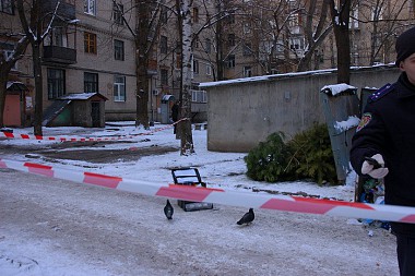 Зображення до:  Труп в центре города: милиция устанавливает личность жертвы