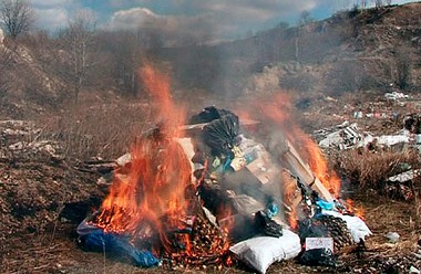 Зображення до:  В Тернополе сожгли тонну наркотиков