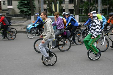 Зображення до:  Пять тысяч людей, 10 тысяч колёс. Велодень-2012