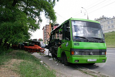 Зображення до:  «Неопытных» водителей автобусов и троллейбусов отправят на курсы