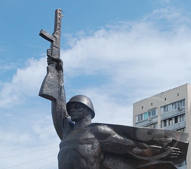 Зображення до:  Воину-освободителю вернули «родной» цвет