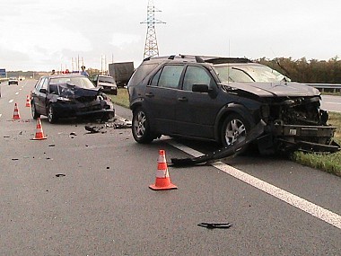 Зображення до:  Ford на встречной врезался в две машины: ребёнок погиб, пять человек травмированы