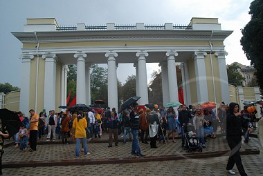 Зображення до:  Парк Горького: какие аттракционы самые популярные