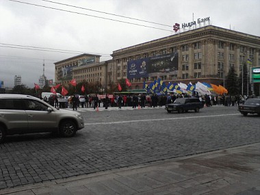 Зображення до:  Сессия облсовета началась с митингов. Снова вопрос о языке