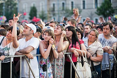 Зображення до:  Первокурсников будут развлекать Джокер, Глюкоза и Лобода