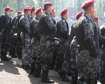 Зображення до:  Милиция готовится к акциям протеста после выборов