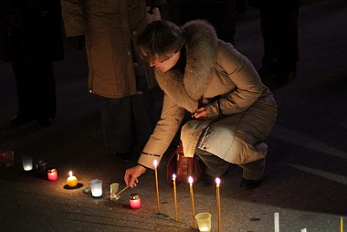 Зображення до:  На площади Свободы зажгли свечи