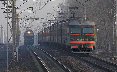 Зображення до:  Какие электрички отменили на праздники