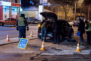 Зображення до:  Авария на Московском проспекте: пять машин и трамваи (исправлено)