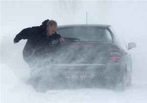 Зображення до:  Снег заблокировал трассу из Николаевской области в Одесскую